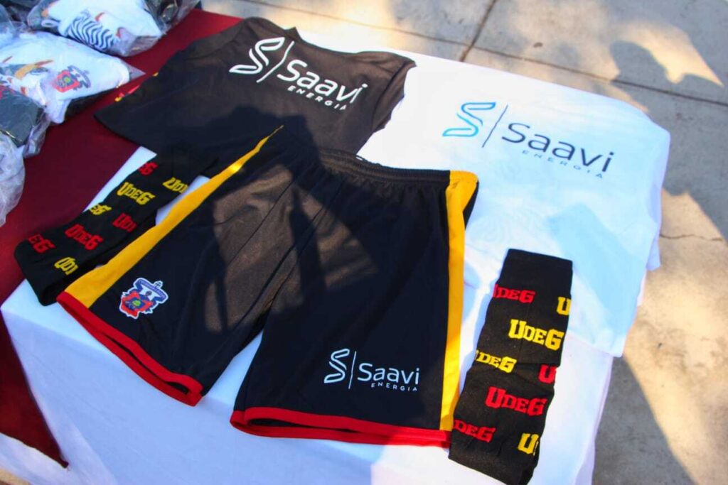 Impulso al deporte: donación de uniformes de fútbol Impulso al deporte: donación de uniformes de fútbol